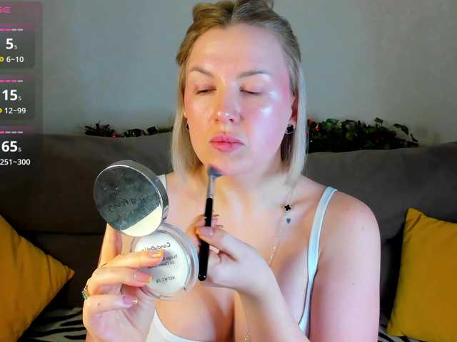 Nikki-Kai's BongaCams show and profile