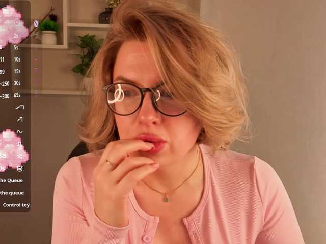 Nikki-Kai's BongaCams show and profile