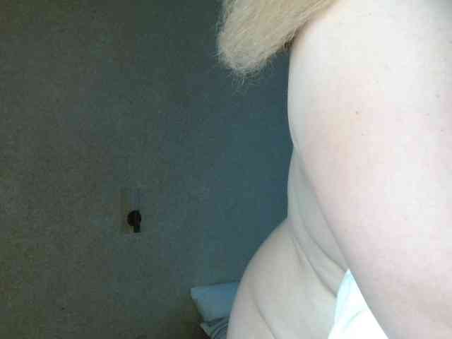 VITAMINKA_ webcam