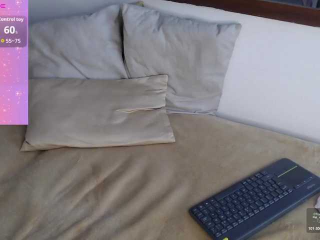 Xamarha's BongaCams show and profile