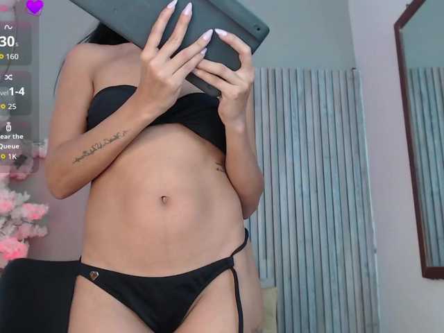 Xamarha's BongaCams show and profile