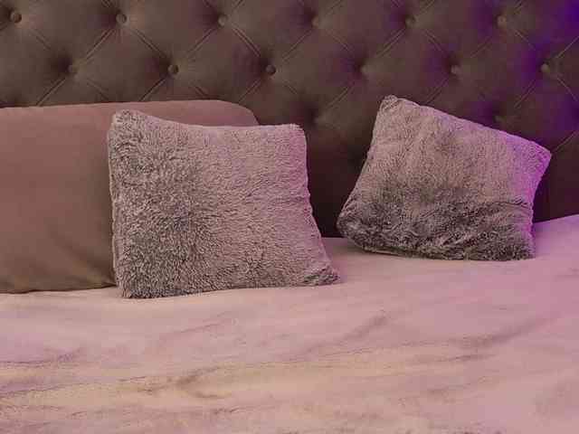 KiraJellylike webcam