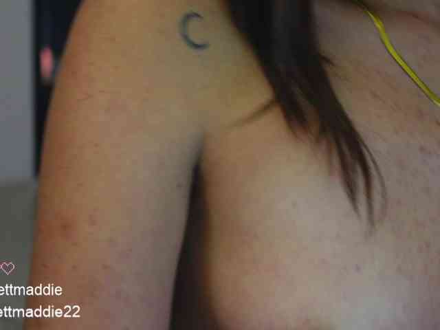Sweettmaddie22 webcam