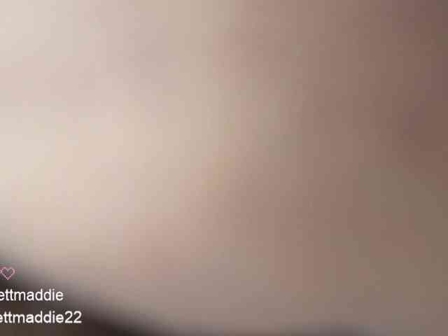 Sweettmaddie22 webcam