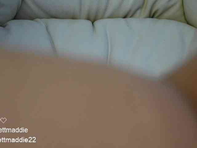 Sweettmaddie22 webcam