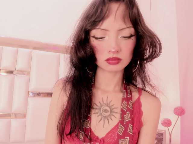 MaddieStark webcam bongacams model stream image