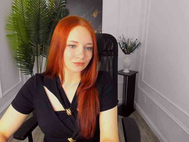 TinaGeroll webcam