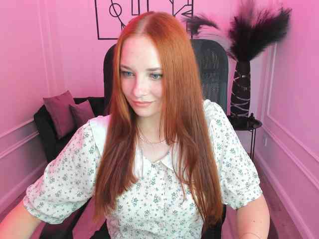 TinaGeroll webcam