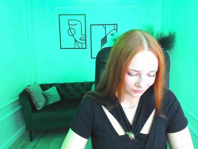 TinaGeroll webcam