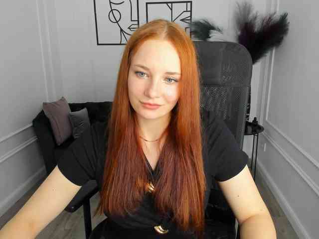 TinaGeroll webcam