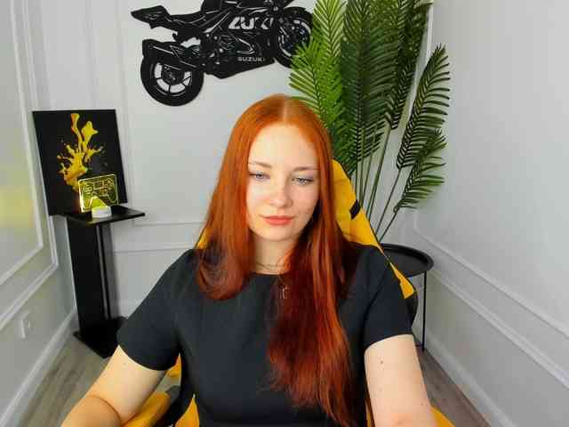 TinaGeroll webcam