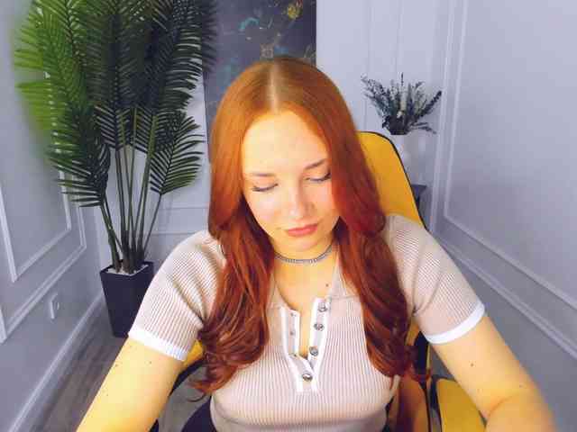 TinaGeroll webcam