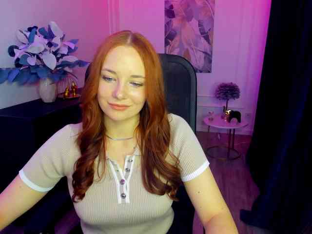 TinaGeroll webcam