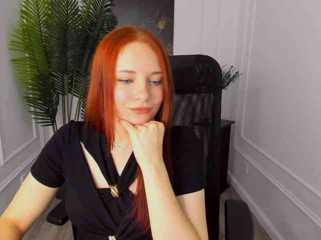 TinaGeroll webcam