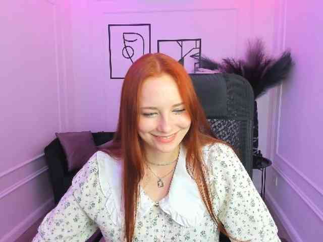 TinaGeroll webcam