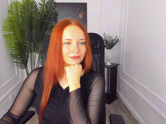 TinaGeroll webcam