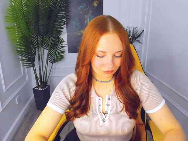TinaGeroll webcam
