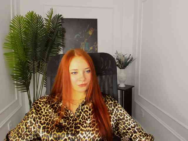 TinaGeroll webcam
