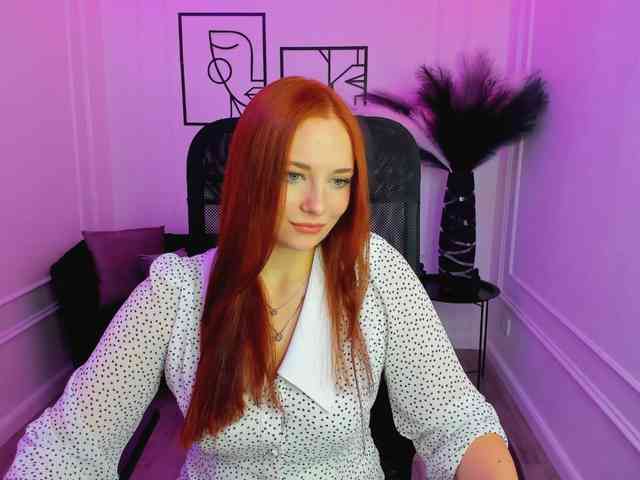 TinaGeroll webcam