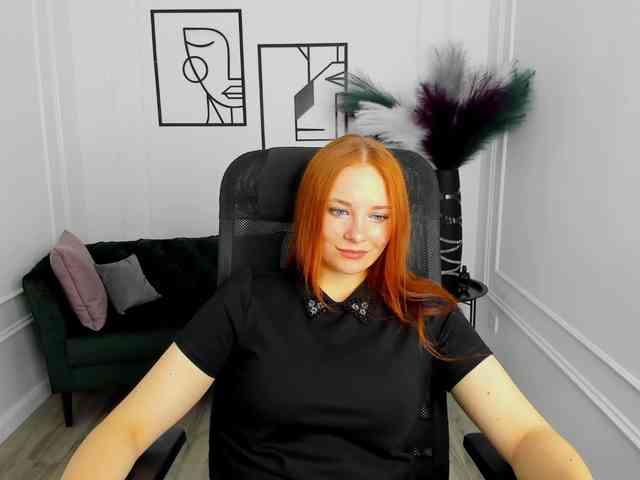 TinaGeroll webcam