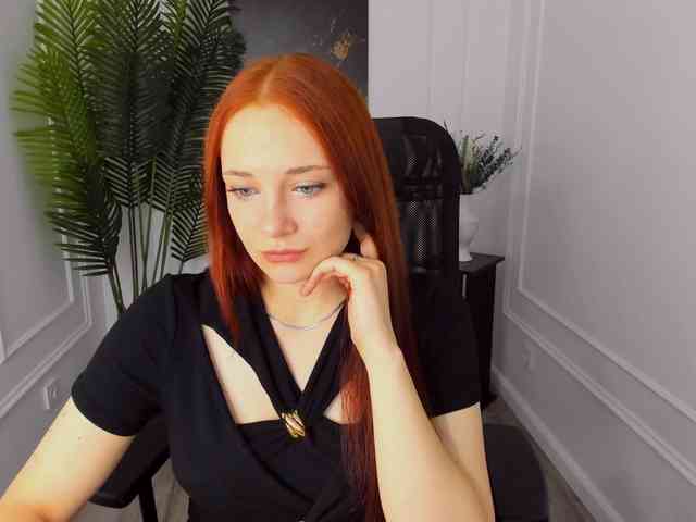 TinaGeroll webcam