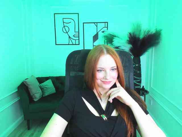 TinaGeroll webcam