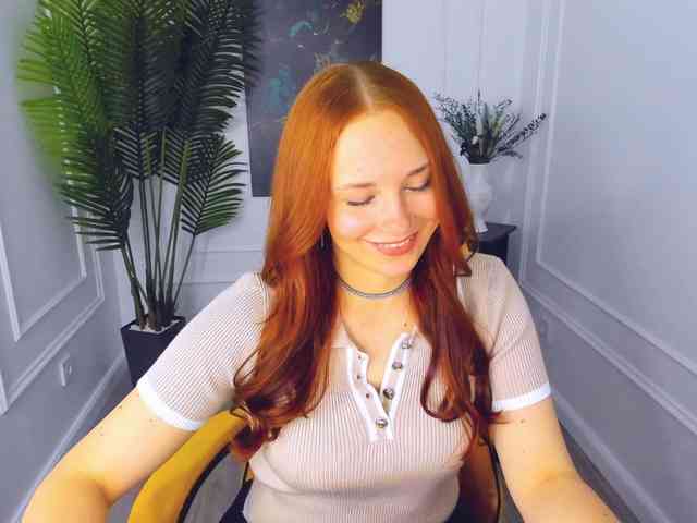 TinaGeroll webcam