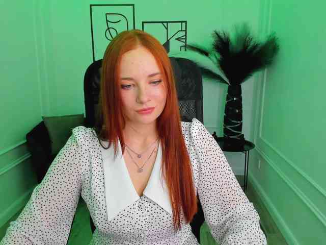 TinaGeroll webcam