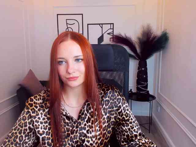 TinaGeroll webcam