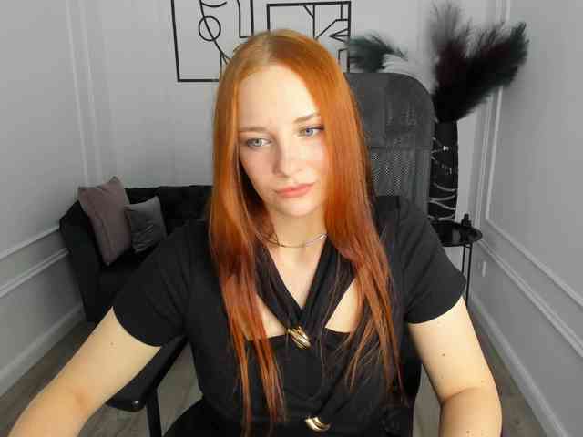 TinaGeroll webcam