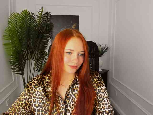 TinaGeroll webcam