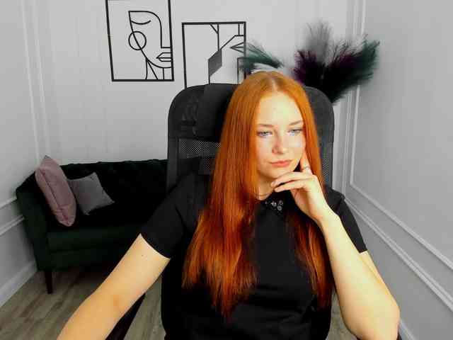 TinaGeroll webcam