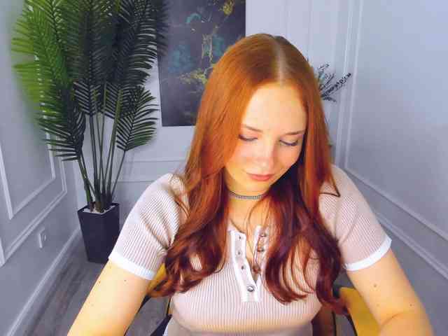 TinaGeroll webcam
