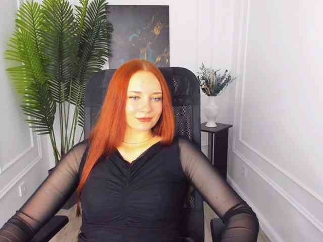 TinaGeroll webcam