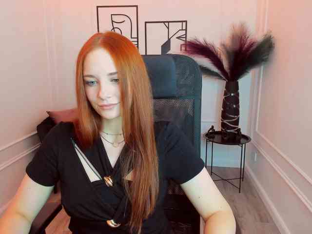 TinaGeroll webcam