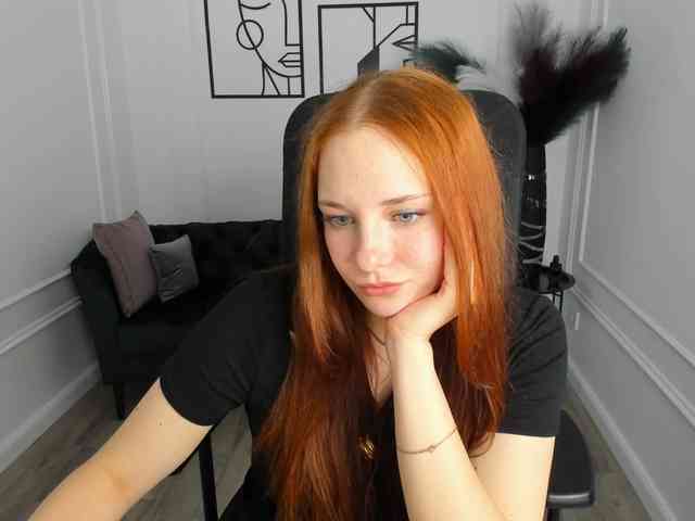 TinaGeroll webcam