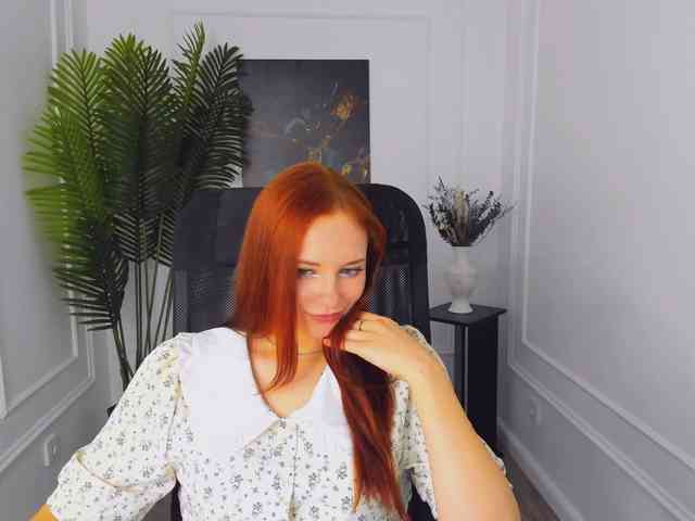 TinaGeroll webcam