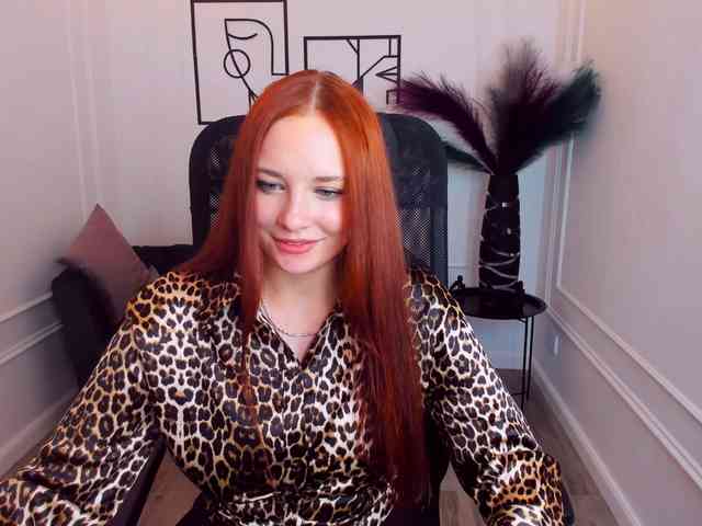 TinaGeroll webcam
