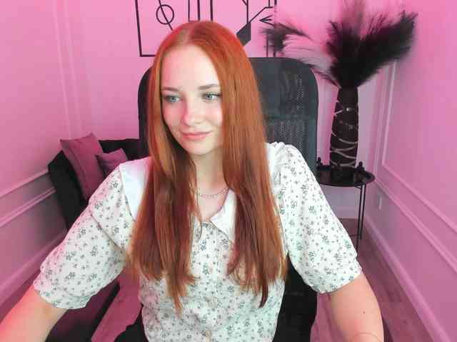 TinaGeroll webcam