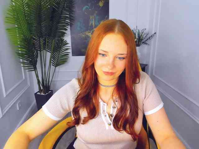 TinaGeroll webcam
