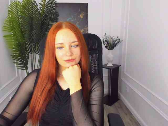 TinaGeroll webcam