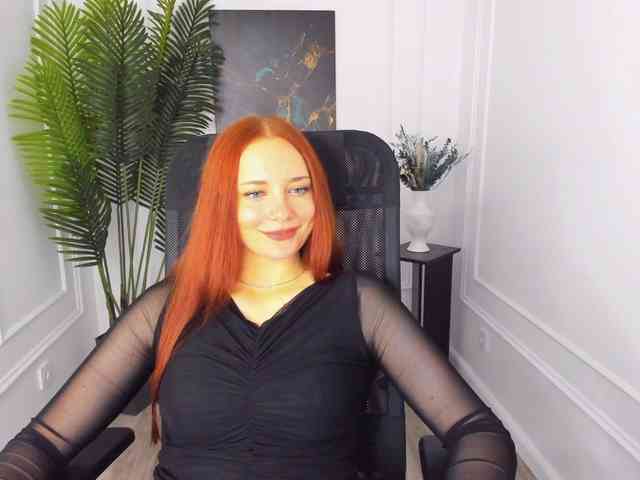 TinaGeroll webcam