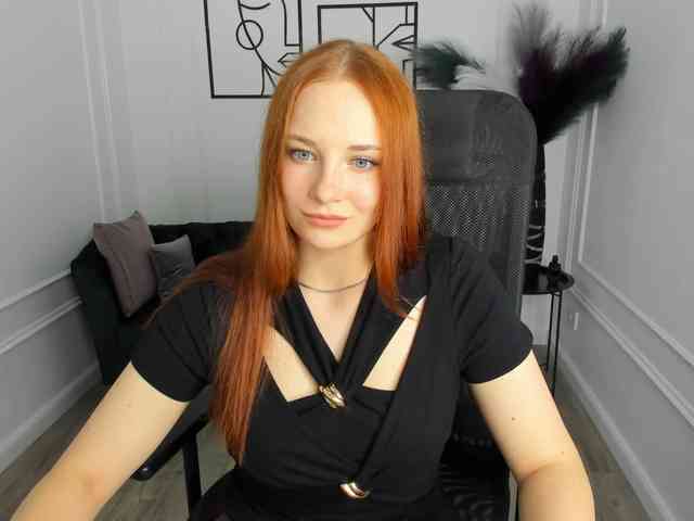 TinaGeroll webcam