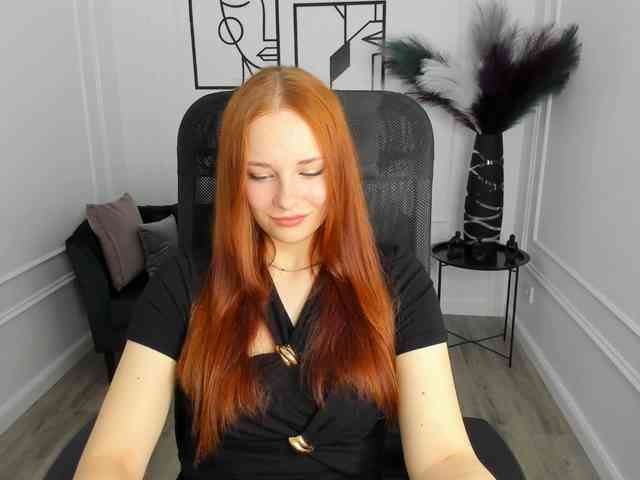 TinaGeroll webcam
