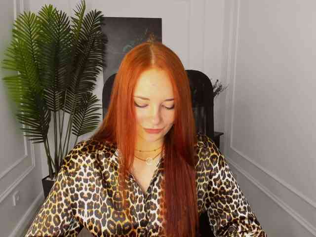 TinaGeroll webcam