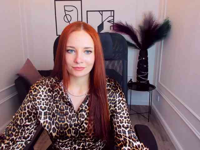 TinaGeroll webcam