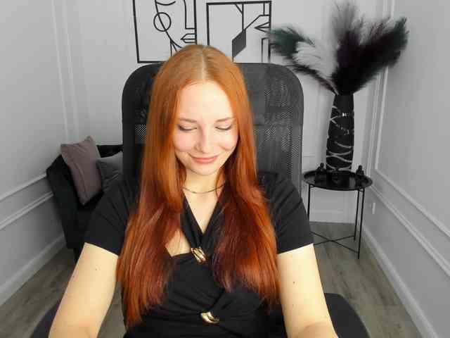 TinaGeroll webcam