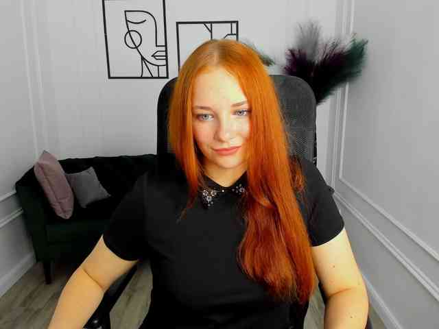 TinaGeroll webcam
