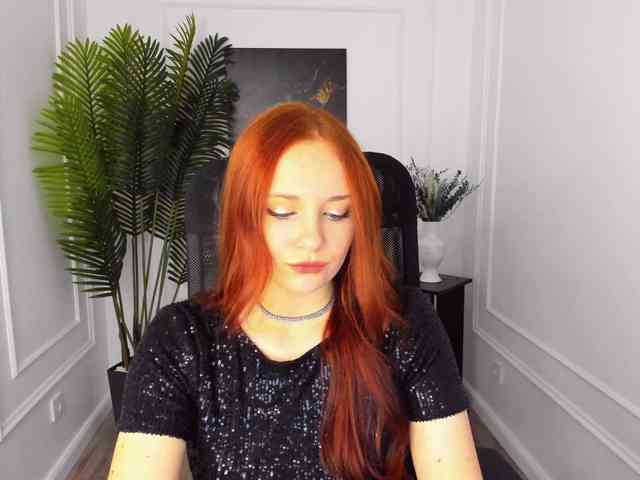 TinaGeroll webcam
