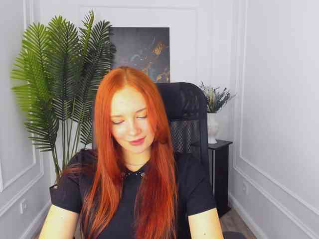 TinaGeroll webcam